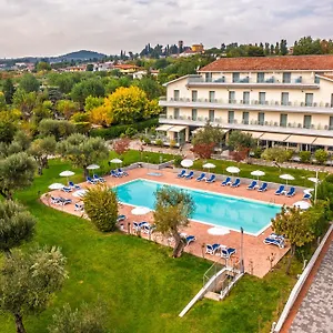 4* Szálloda Paradiso
